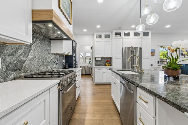 5526 Mercedes Avenue, Dallas, TX 75206