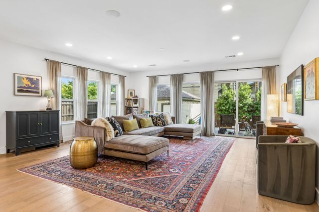 5526 Mercedes Avenue, Dallas, TX 75206