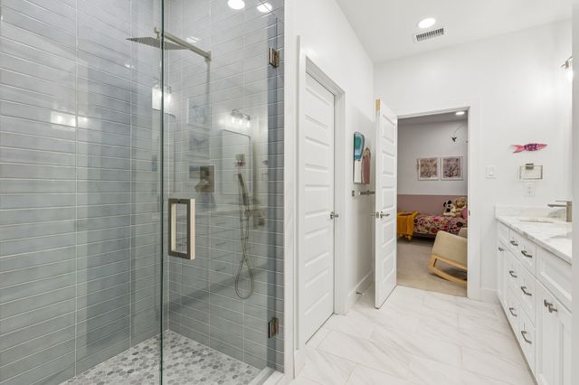 5526 Mercedes Avenue, Dallas, TX 75206