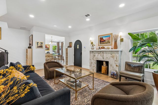 5526 Mercedes Avenue, Dallas, TX 75206
