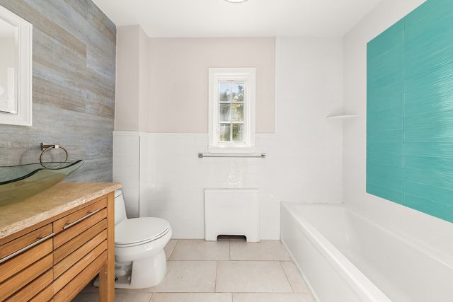 4725 INDEPENDENCE Avenue, New York City, NY 10471