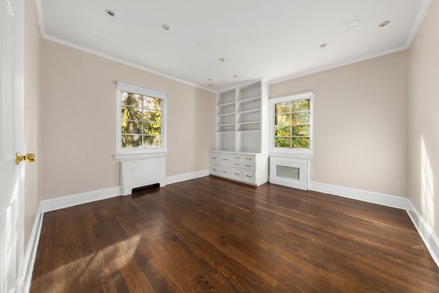 4725 INDEPENDENCE Avenue, New York City, NY 10471