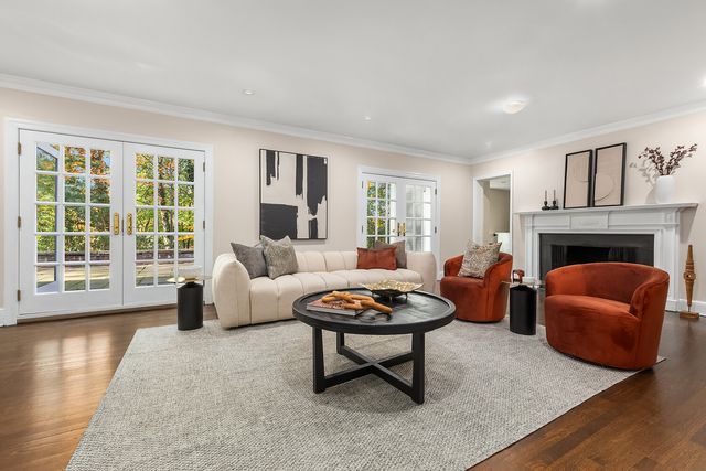 4725 INDEPENDENCE Avenue, New York City, NY 10471