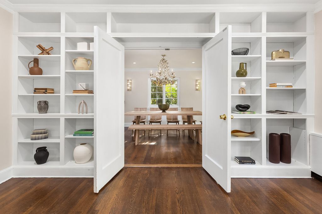 4725 INDEPENDENCE Avenue, New York City, NY 10471