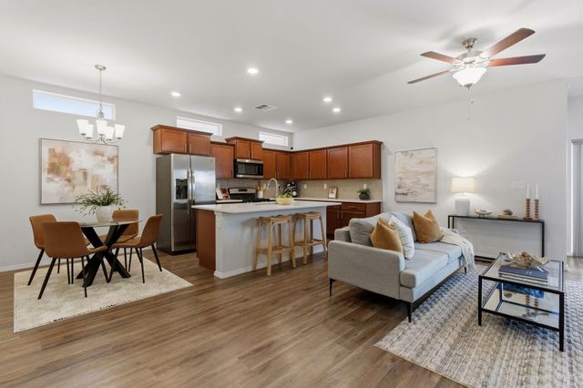 1630 Tierra Alta Court NW, Los Lunas, NM 87031