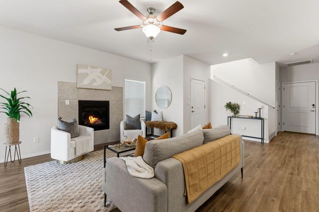 1630 Tierra Alta Court NW, Los Lunas, NM 87031