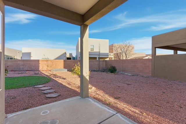 1630 Tierra Alta Court NW, Los Lunas, NM 87031