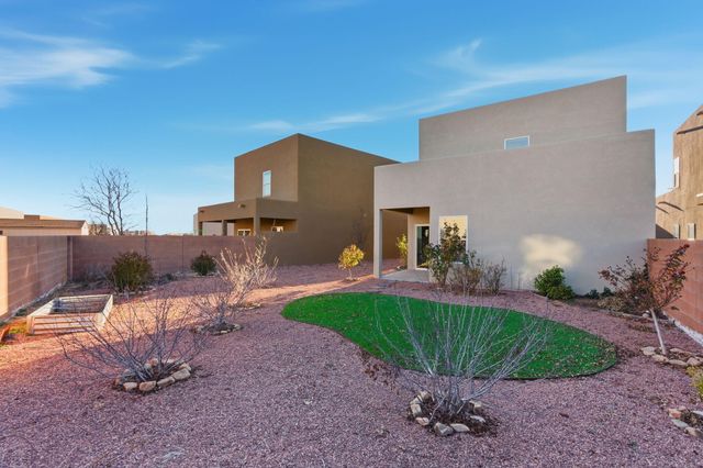 1630 Tierra Alta Court NW, Los Lunas, NM 87031