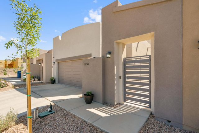 1630 Tierra Alta Court NW, Los Lunas, NM 87031
