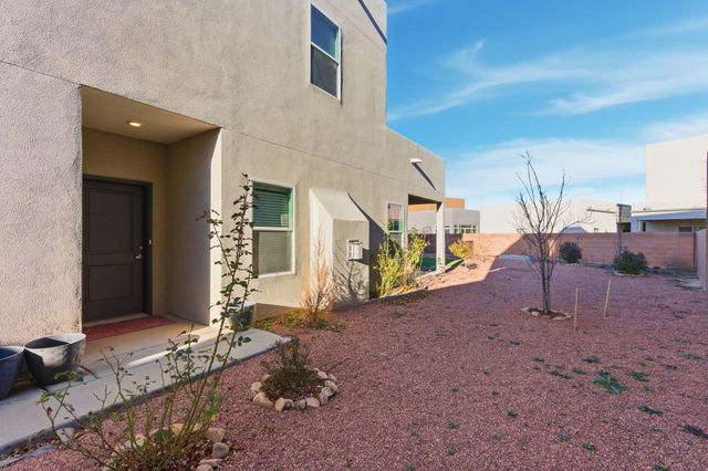 1630 Tierra Alta Court NW, Los Lunas, NM 87031