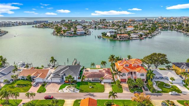 1135 81ST STREET S, St Petersburg, FL 33707