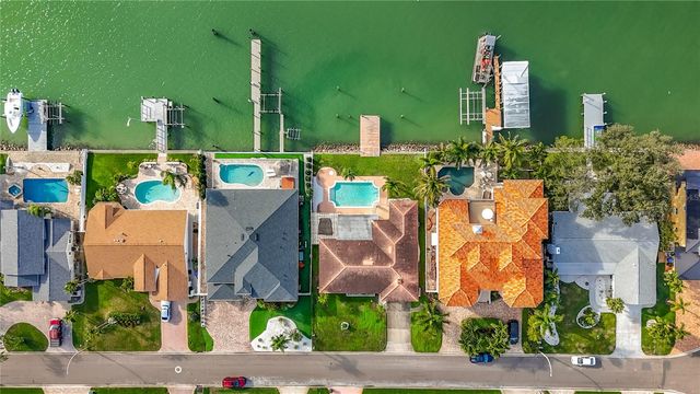 1135 81ST STREET S, St Petersburg, FL 33707