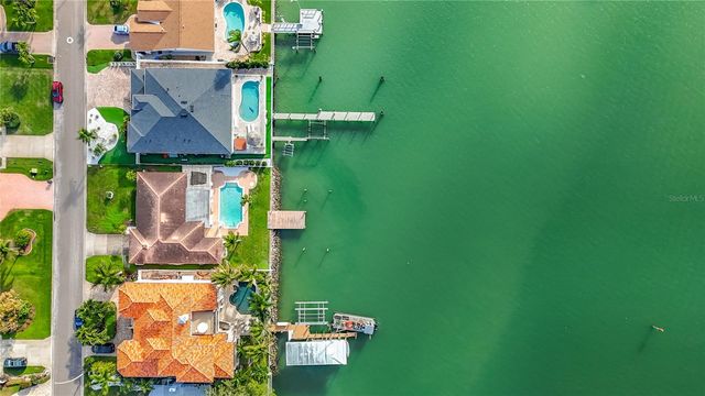 1135 81ST STREET S, St Petersburg, FL 33707