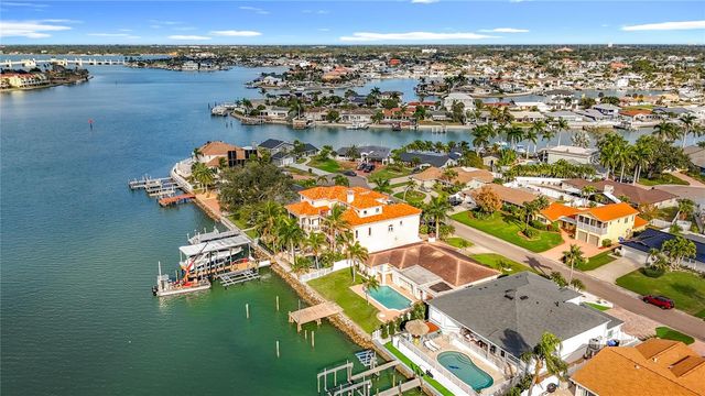 1135 81ST STREET S, St Petersburg, FL 33707