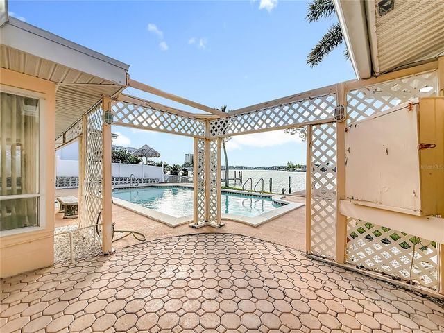 1135 81ST STREET S, St Petersburg, FL 33707