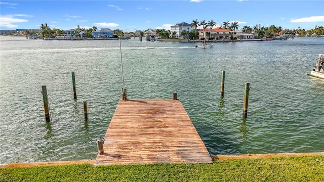 1135 81ST STREET S, St Petersburg, FL 33707