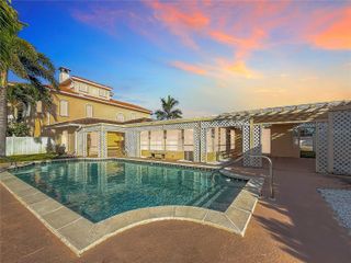 1135 81ST STREET S, St Petersburg, FL 33707