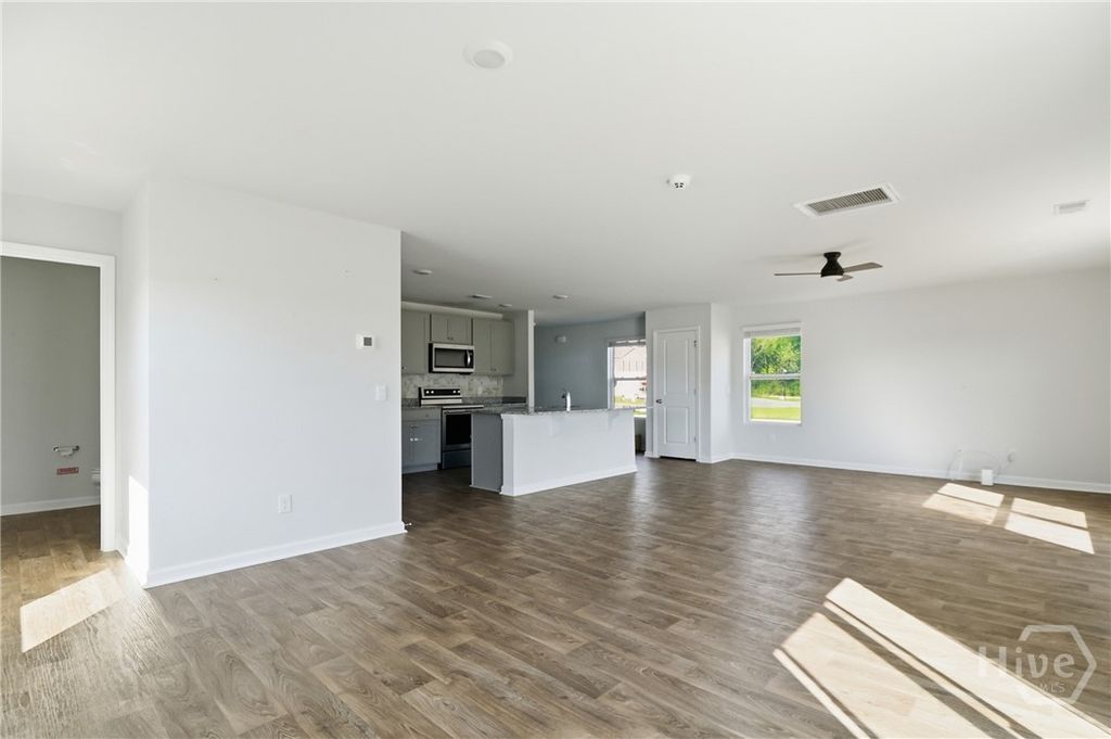 Image 15 of property listing at 276 Caribbean Village Drive, Guyton, GA 31312