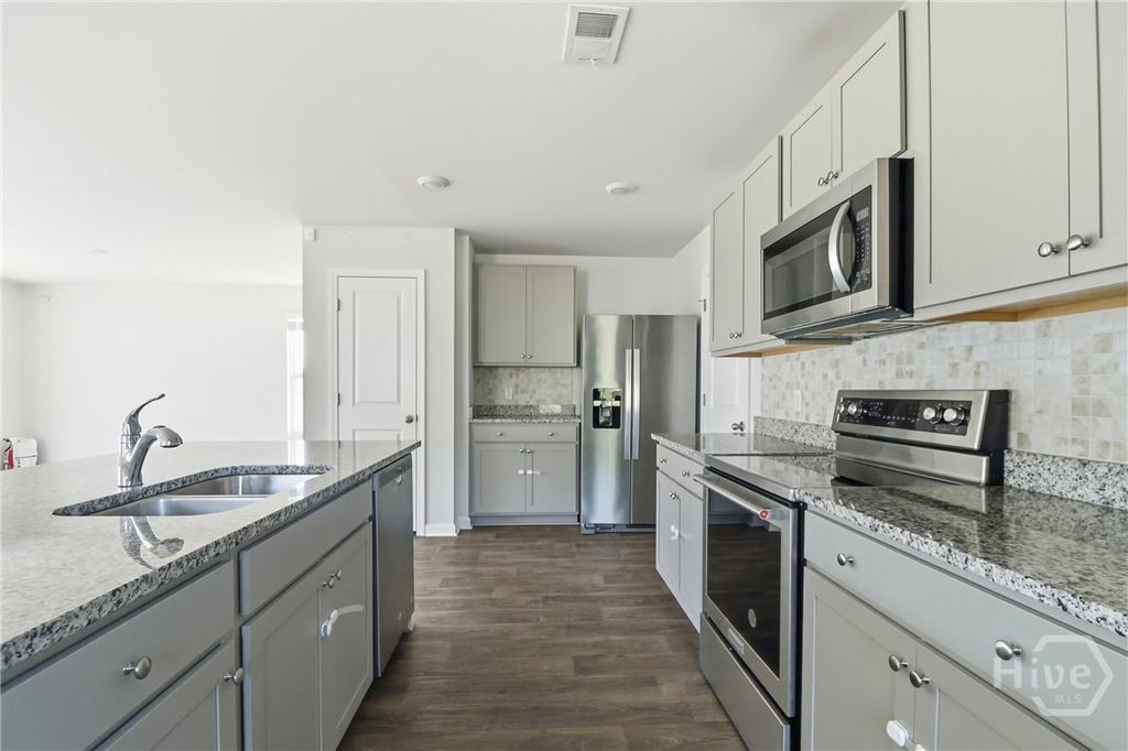 Image 7 of property listing at 276 Caribbean Village Drive, Guyton, GA 31312