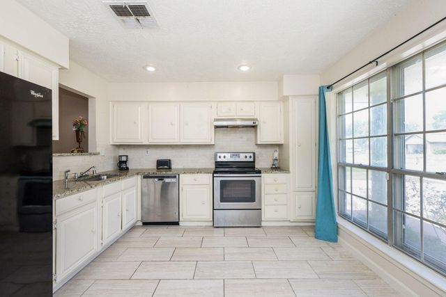 7423 Towerview Lane, Houston, TX 77489