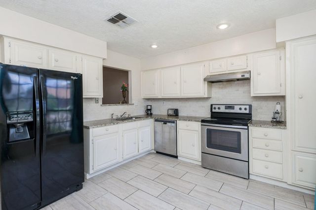 7423 Towerview Lane, Houston, TX 77489