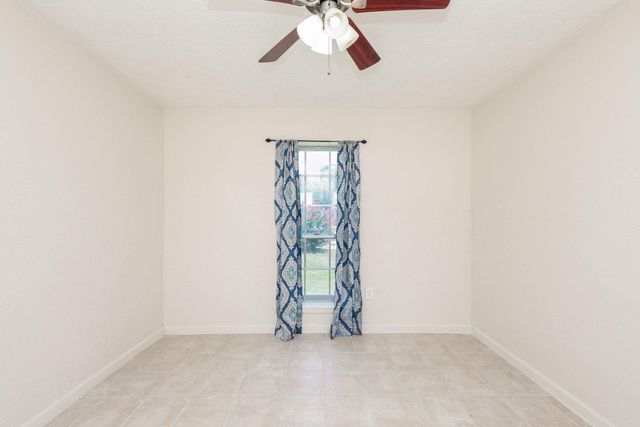 7423 Towerview Lane, Houston, TX 77489