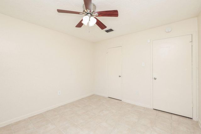 7423 Towerview Lane, Houston, TX 77489