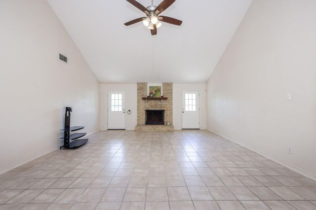 7423 Towerview Lane, Houston, TX 77489