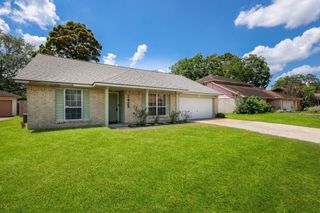 7423 Towerview Lane, Houston, TX 77489
