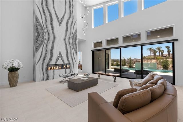 10907 Rossa Peak Avenue, Las Vegas, NV 89135