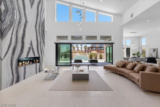 10907 Rossa Peak Avenue, Las Vegas, NV 89135