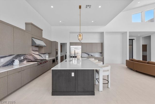 10907 Rossa Peak Avenue, Las Vegas, NV 89135