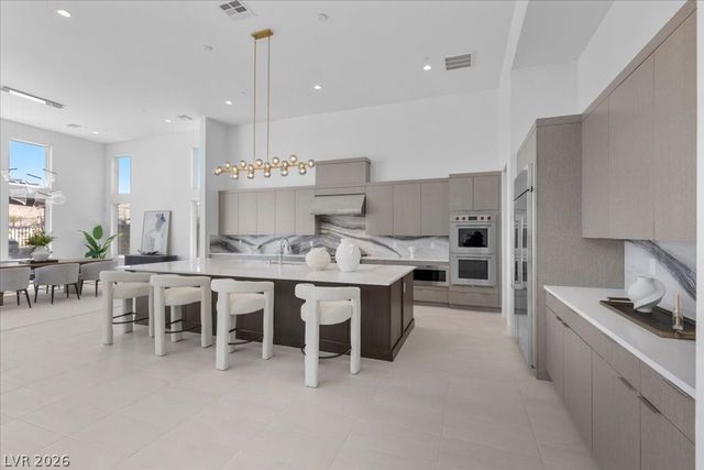 10907 Rossa Peak Avenue, Las Vegas, NV 89135