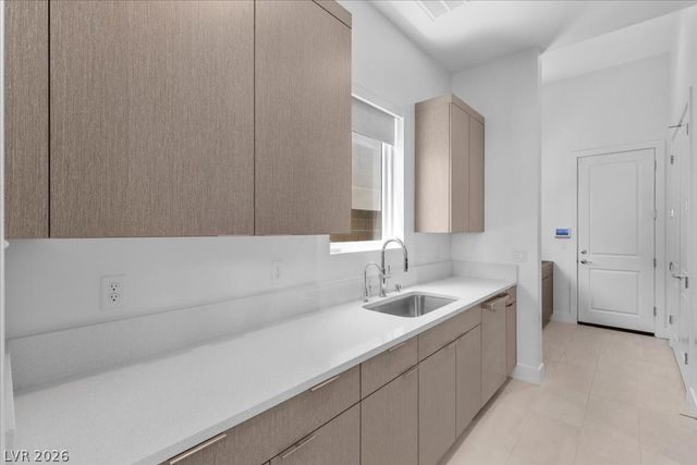 10907 Rossa Peak Avenue, Las Vegas, NV 89135