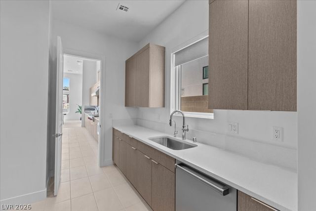 10907 Rossa Peak Avenue, Las Vegas, NV 89135