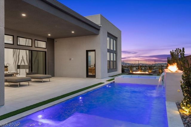 10907 Rossa Peak Avenue, Las Vegas, NV 89135