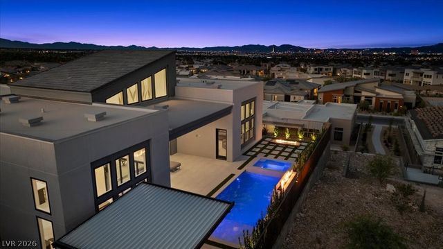 10907 Rossa Peak Avenue, Las Vegas, NV 89135