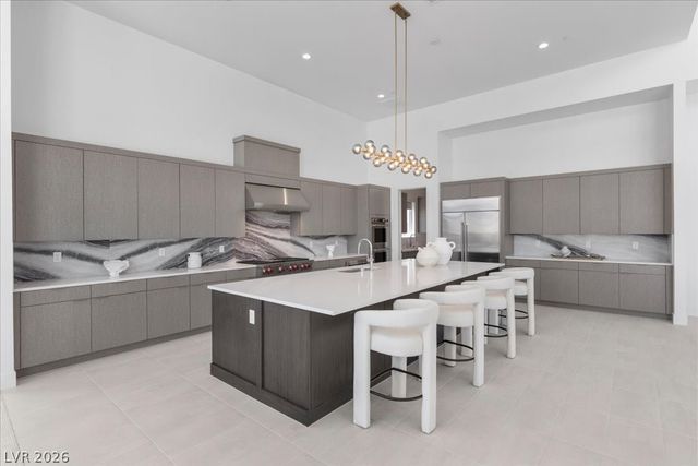 10907 Rossa Peak Avenue, Las Vegas, NV 89135