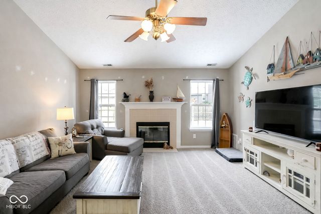 63 Longfellow Lane, Greenfield, IN 46140