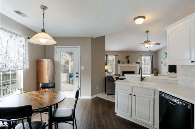 63 Longfellow Lane, Greenfield, IN 46140