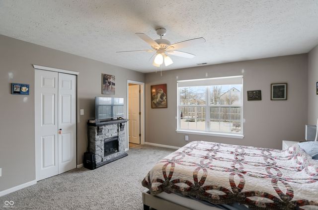 63 Longfellow Lane, Greenfield, IN 46140