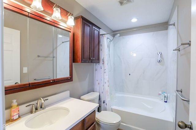 63 Longfellow Lane, Greenfield, IN 46140