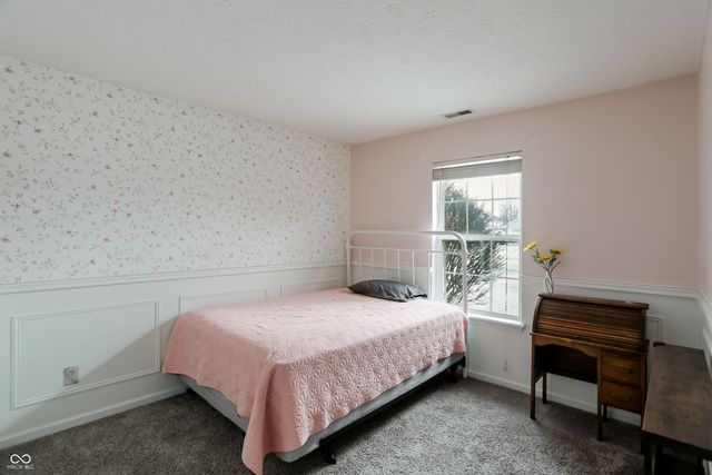 63 Longfellow Lane, Greenfield, IN 46140