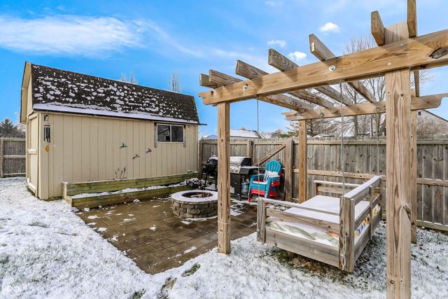 63 Longfellow Lane, Greenfield, IN 46140