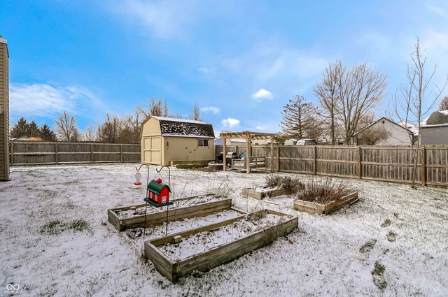 63 Longfellow Lane, Greenfield, IN 46140