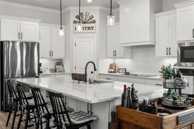 707 Eagle Pass DR, Salado, TX 76571