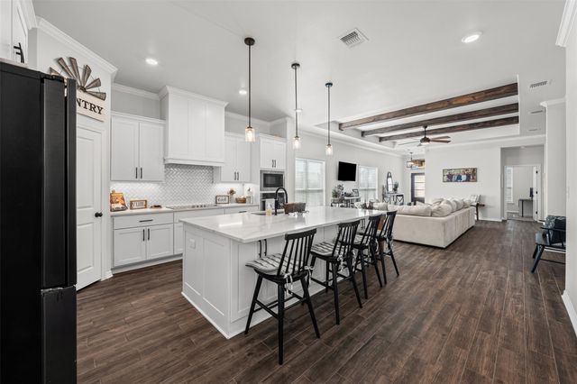 707 Eagle Pass DR, Salado, TX 76571