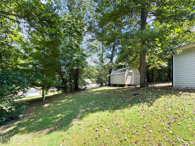 160 Casey Rd, Harriman, TN 37748