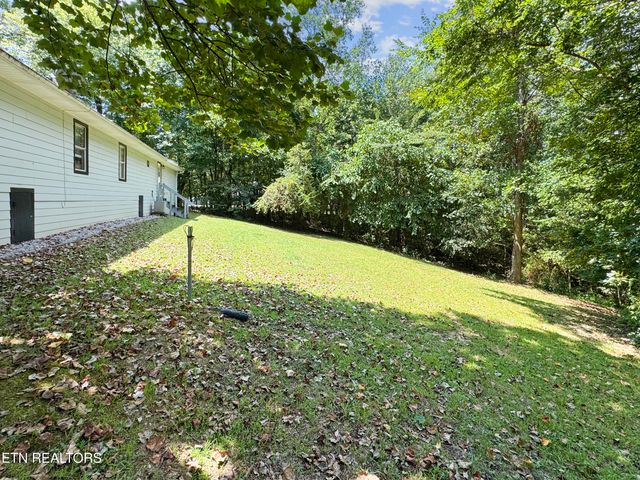 160 Casey Rd, Harriman, TN 37748