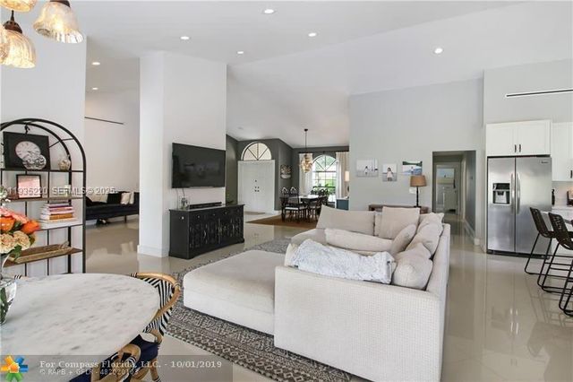 12180 NW 2nd St, Coral Springs, FL 33071